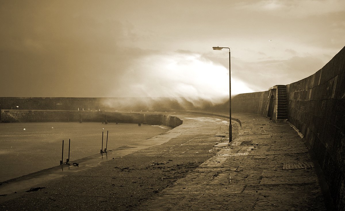 Wave over the Cobb-web.jpg